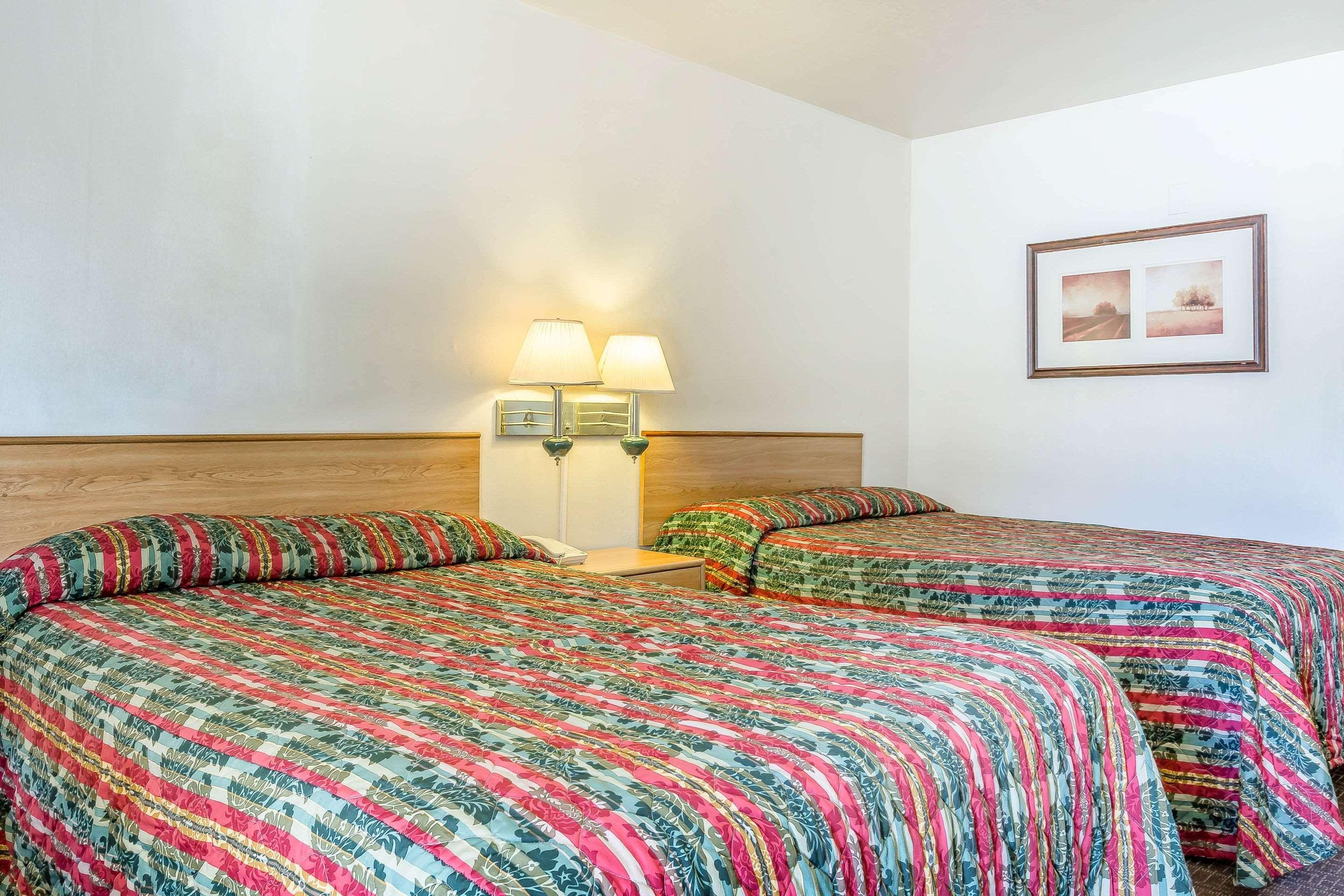 Rodeway Inn Magic Mountain Area Castaic Exterior photo
