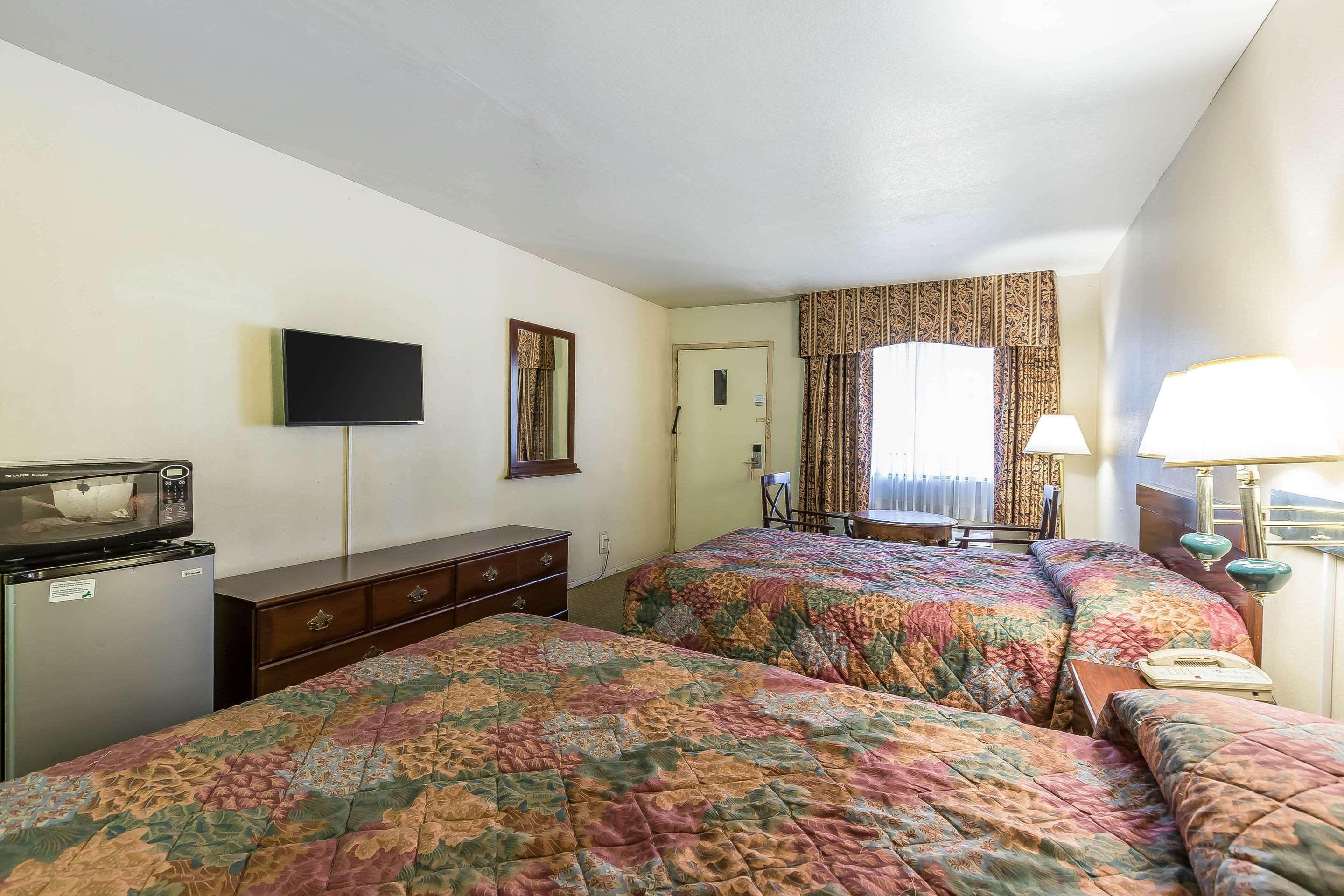 Rodeway Inn Magic Mountain Area Castaic Exterior photo