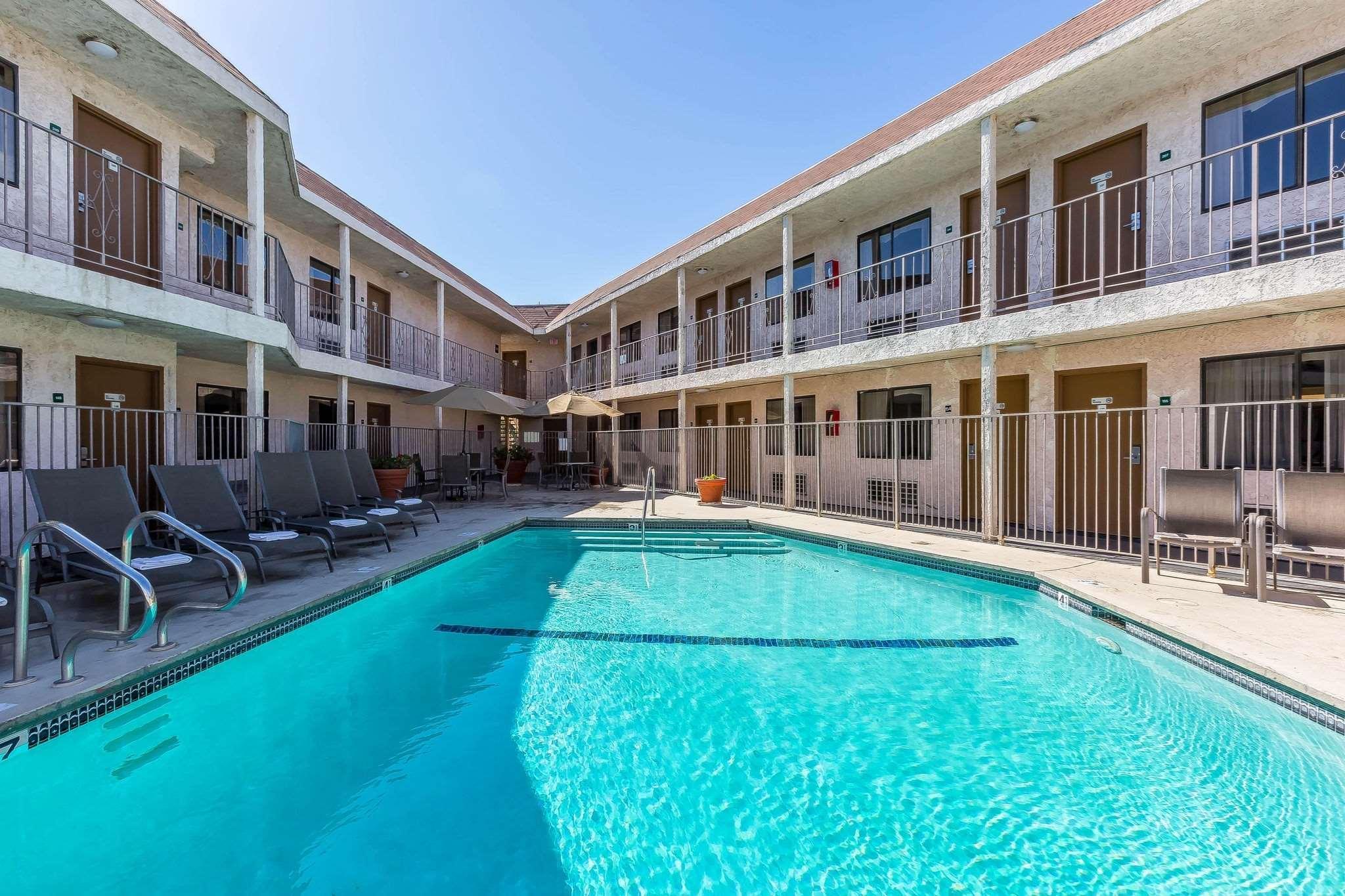 Rodeway Inn Magic Mountain Area Castaic Exterior photo