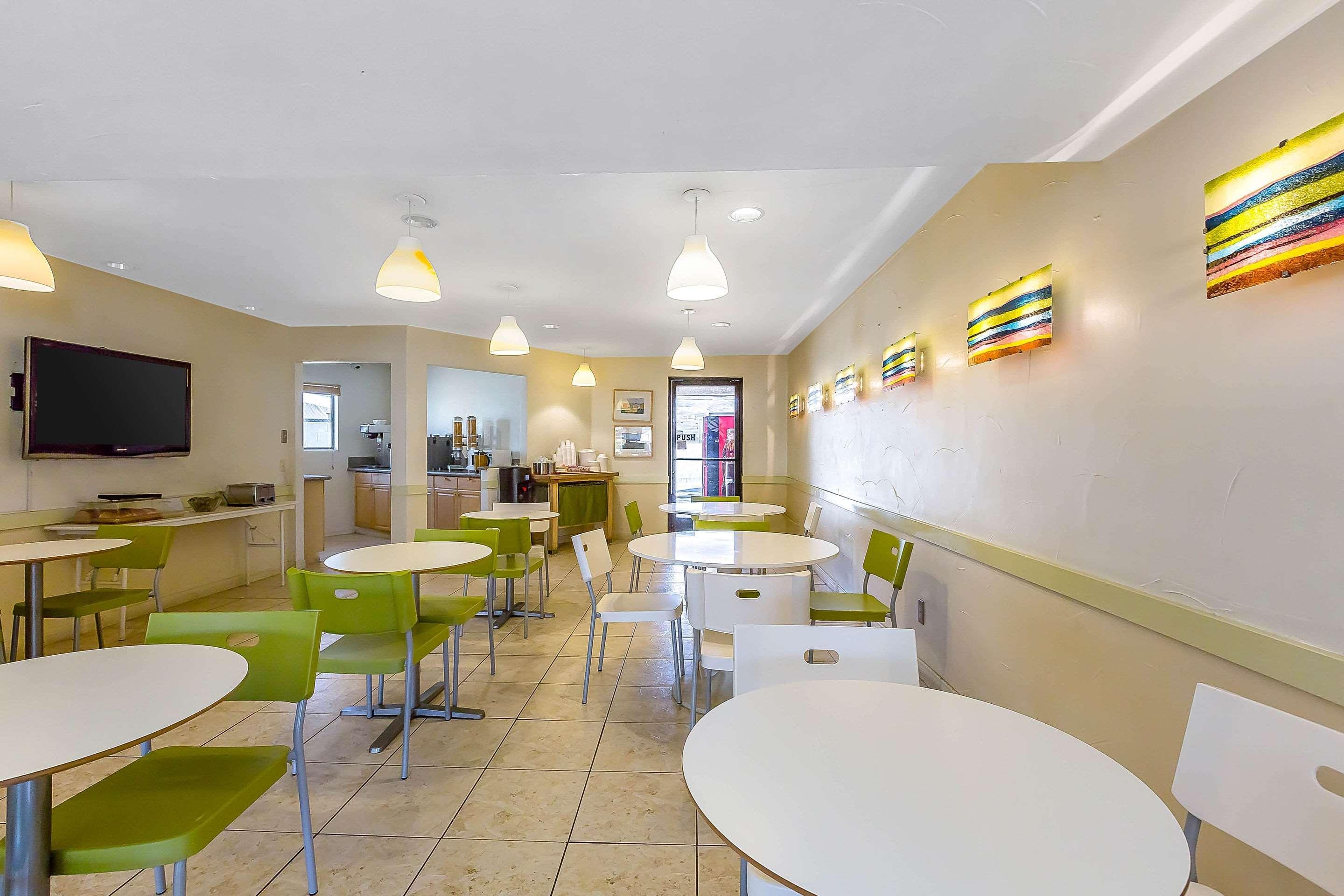 Rodeway Inn Magic Mountain Area Castaic Exterior photo