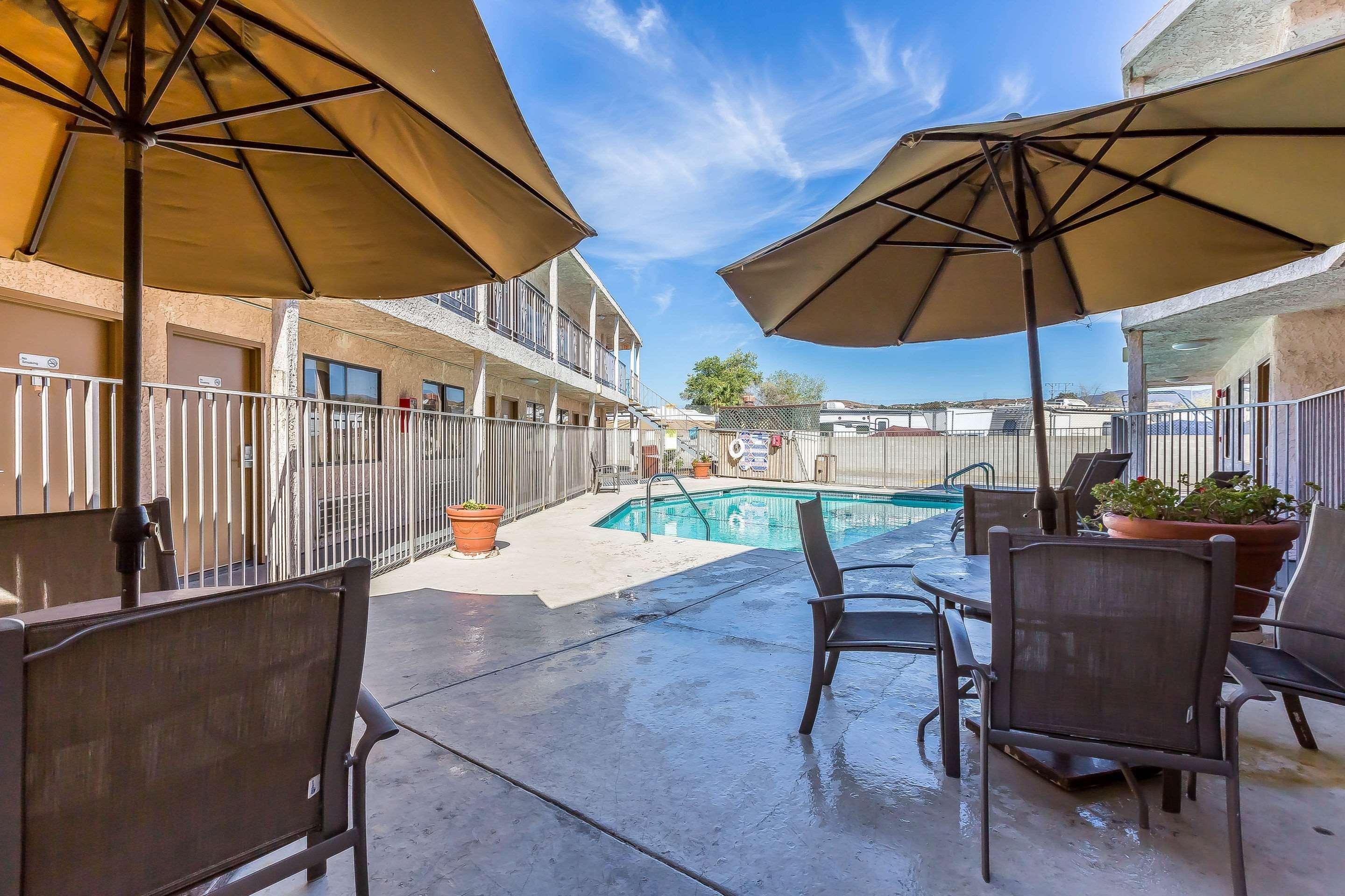 Rodeway Inn Magic Mountain Area Castaic Exterior photo