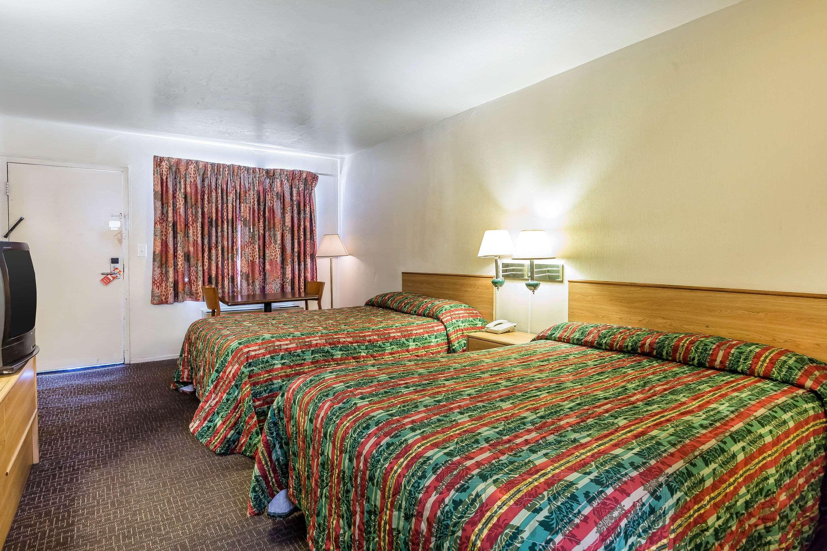 Rodeway Inn Magic Mountain Area Castaic Exterior photo